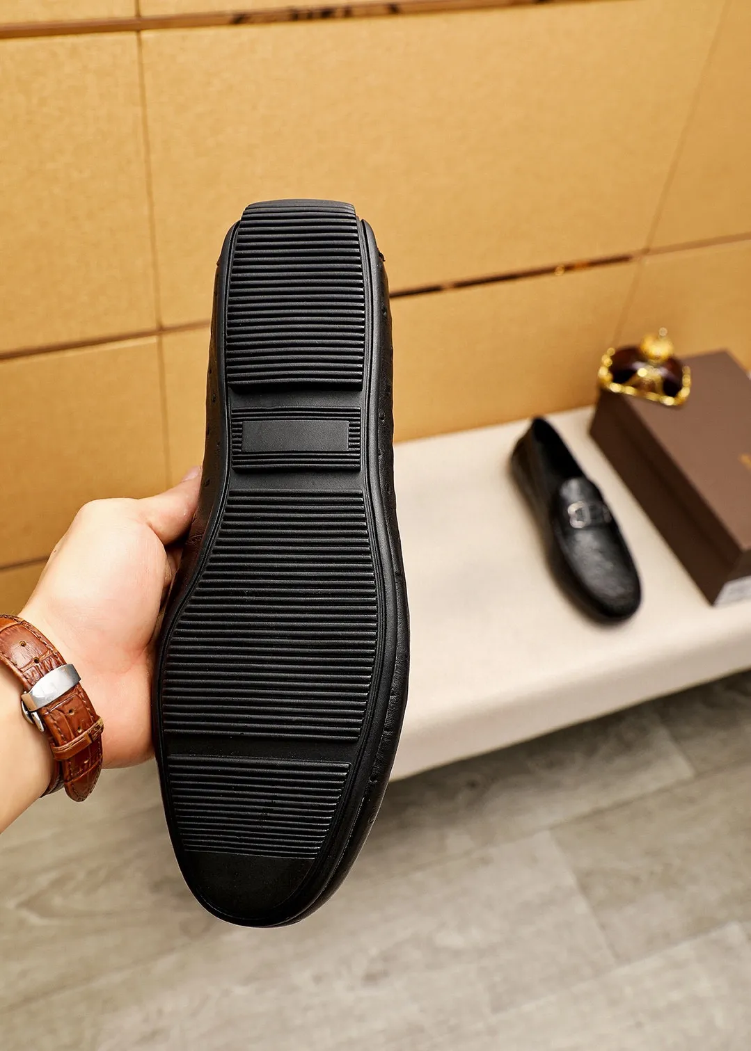Men's Men's Shoes 💰: 420 💐BV Men's Slip-on Shoes® [BOTTEGA VENETA] Official website counter new model, one-to-one mold opening ⚠Italian calfskin embossed ➕Cow 🐂 leather lining. Driving slip-ons, available at counters, sizes 39-44 (38.45🉑️customized)